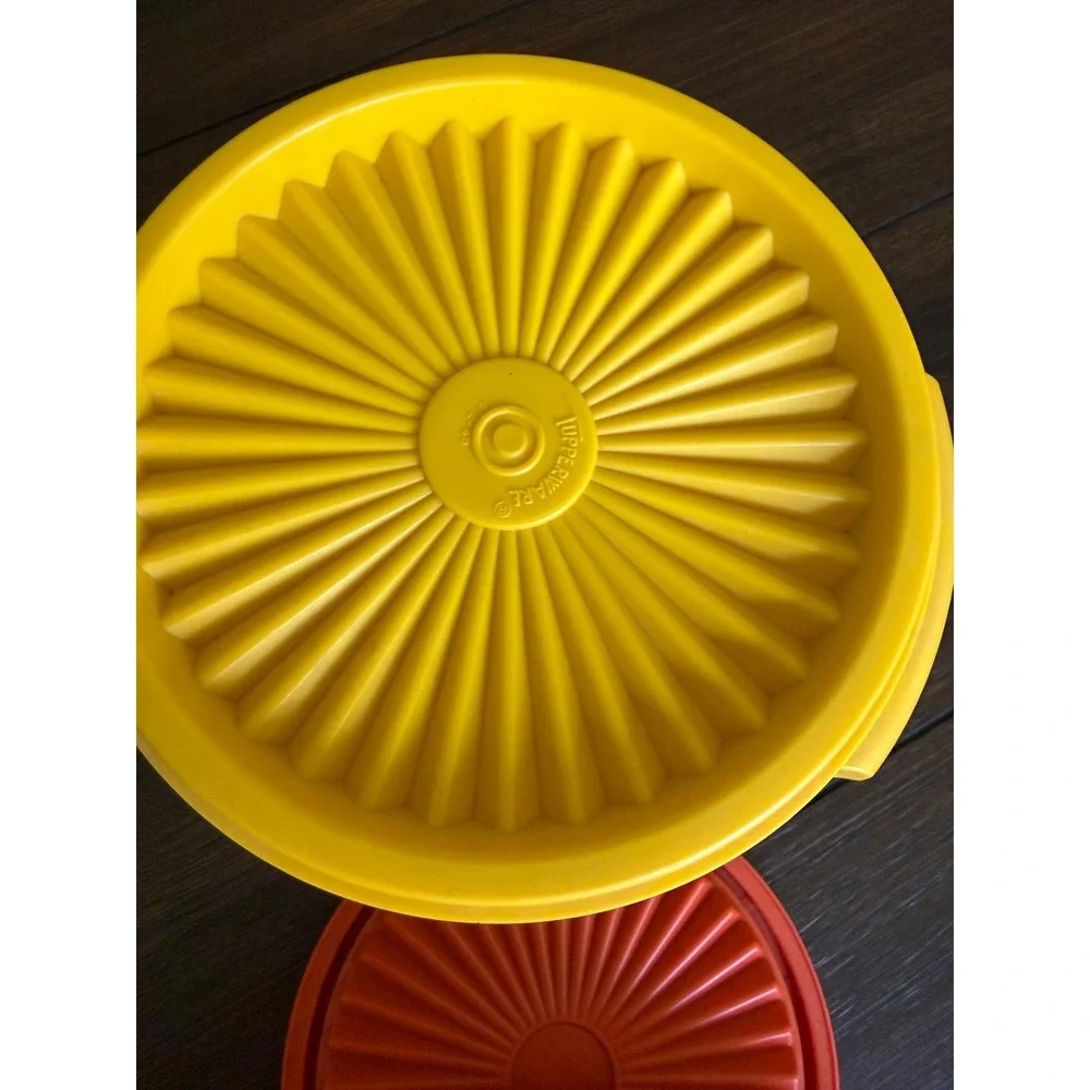 Vintage Tupperware Wonderlier Nesting Bowls Set of 3 Sunburst Lids Orange Yellow